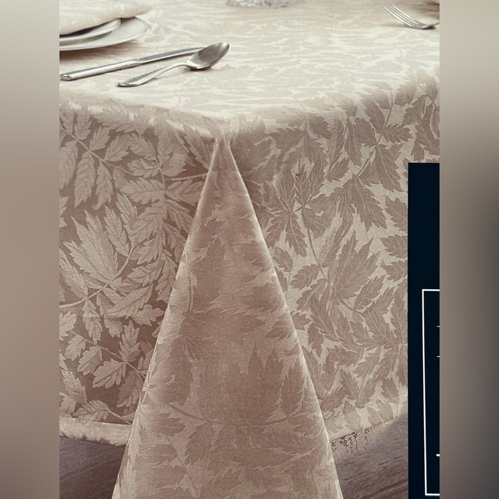 NWT WATERFORD TABLECLOTH 70 X 102 OBLONG TRALEE CHAMPAGNE LEAVES LUXURY
